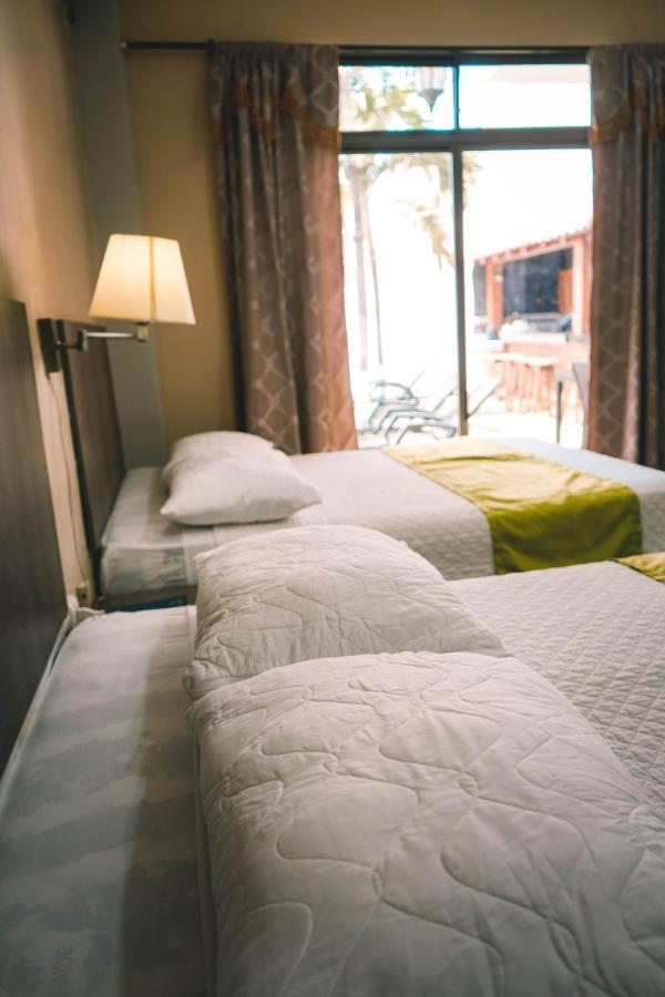 Hotel Manta Beach Madrigal 外观 照片