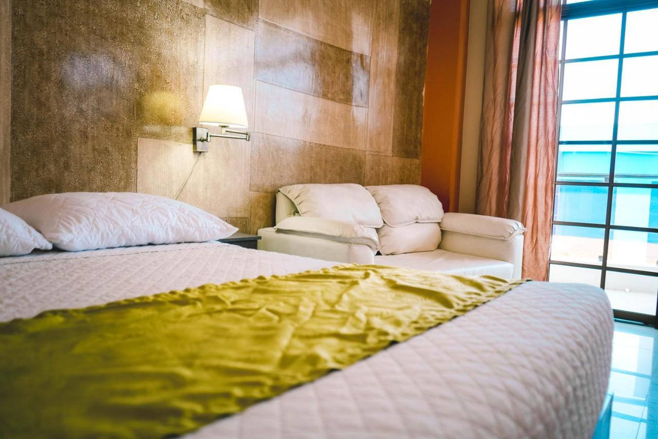 Hotel Manta Beach Madrigal 外观 照片