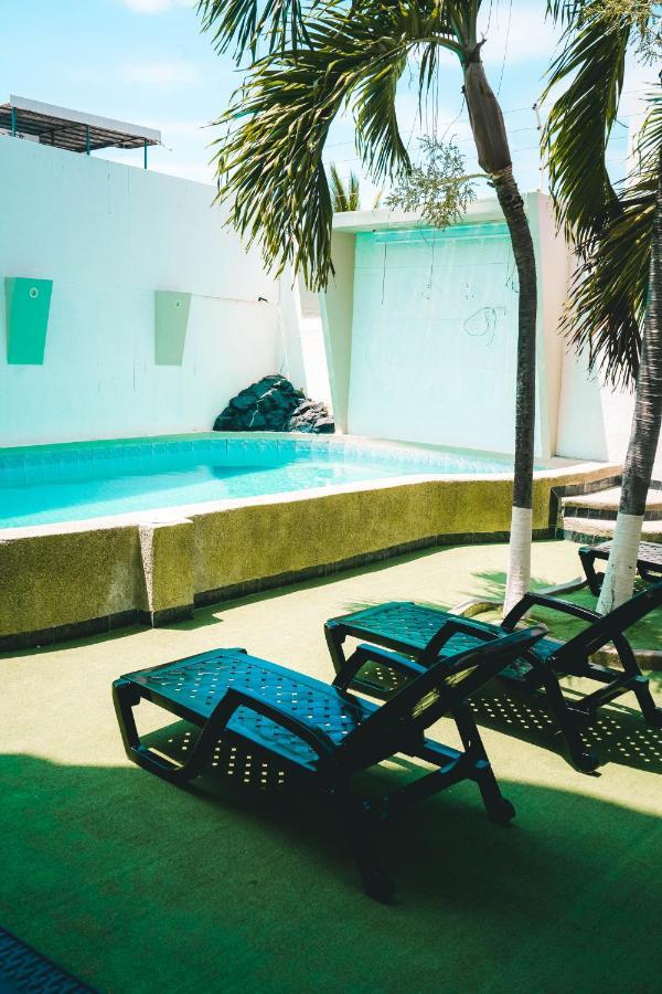 Hotel Manta Beach Madrigal 外观 照片