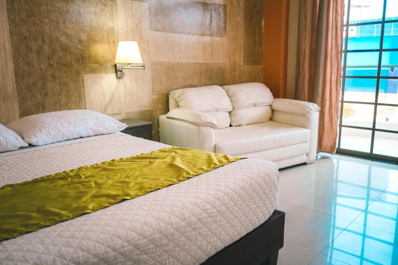 Hotel Manta Beach Madrigal 外观 照片