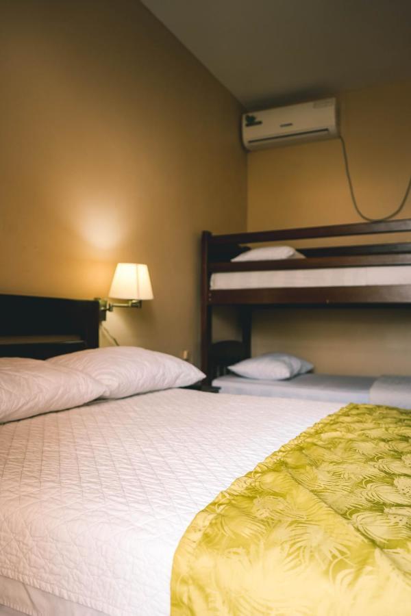 Hotel Manta Beach Madrigal 外观 照片