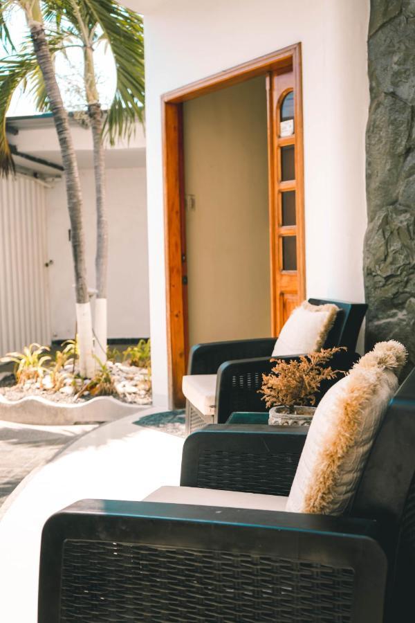 Hotel Manta Beach Madrigal 外观 照片