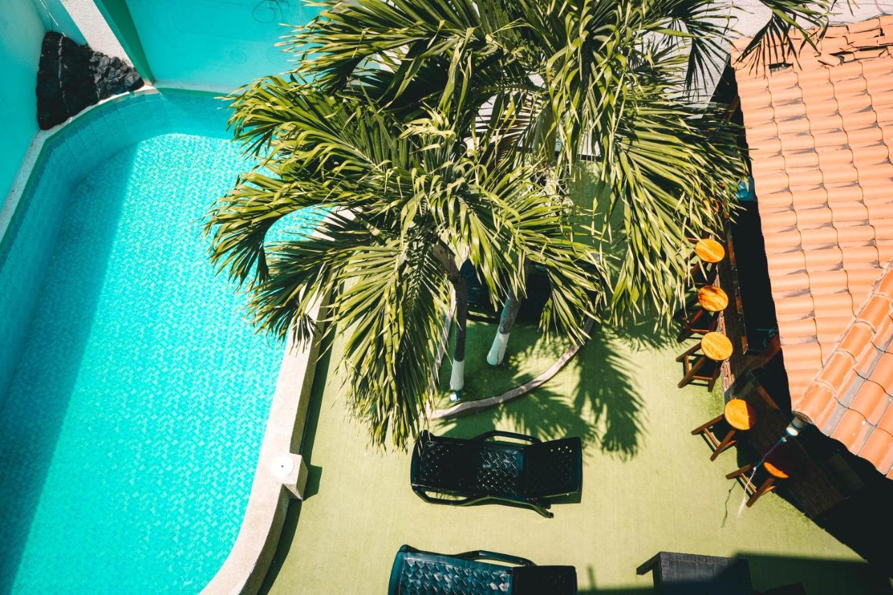 Hotel Manta Beach Madrigal 外观 照片