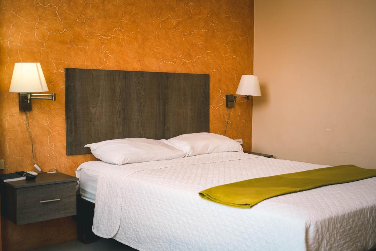 Hotel Manta Beach Madrigal 外观 照片