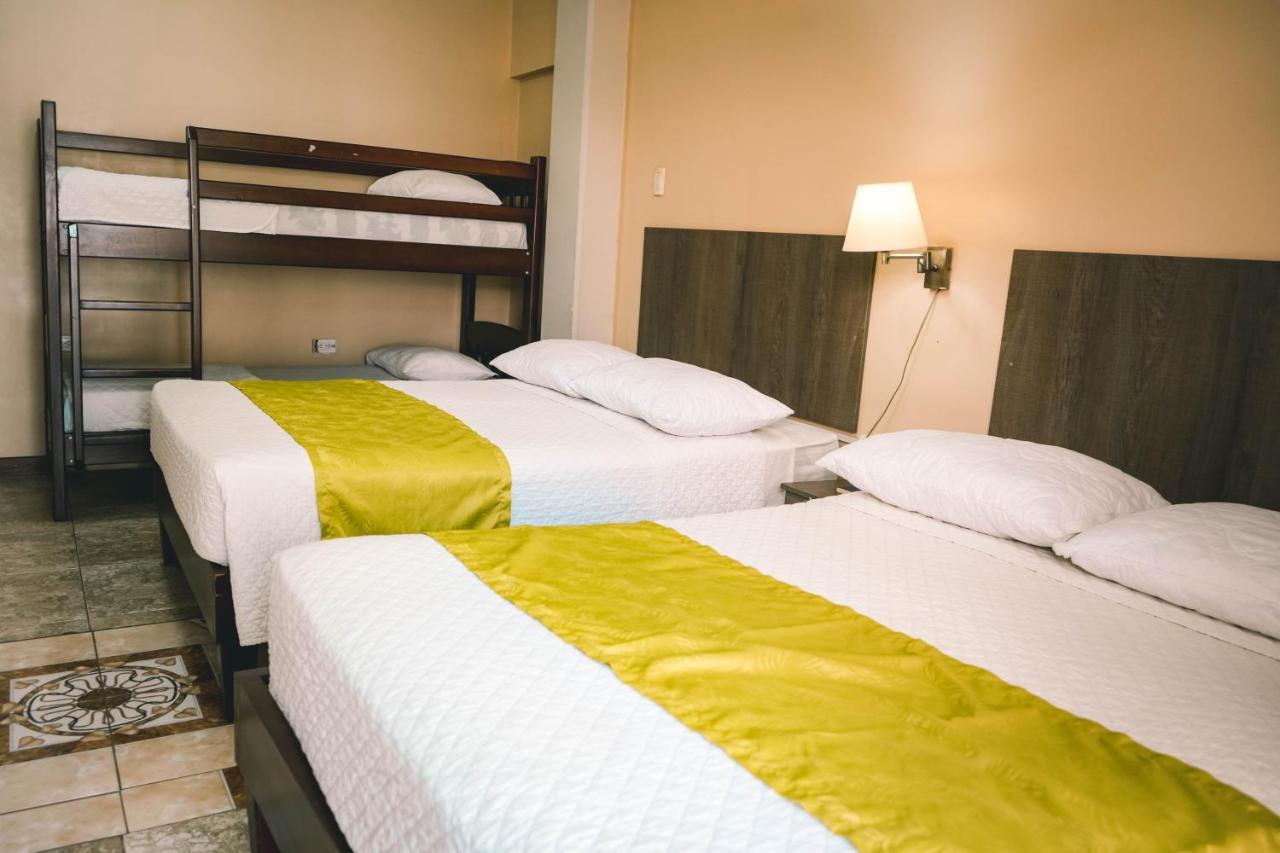 Hotel Manta Beach Madrigal 外观 照片