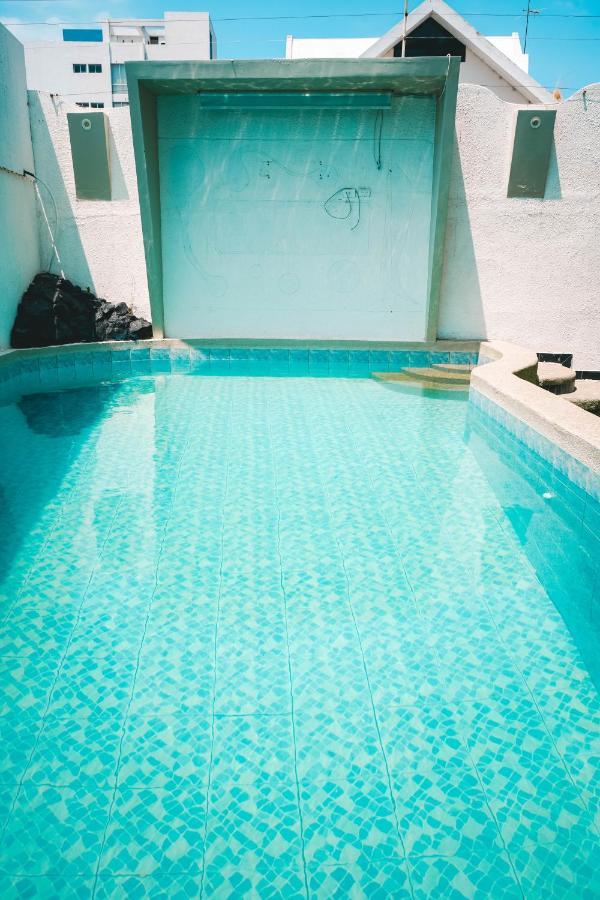 Hotel Manta Beach Madrigal 外观 照片