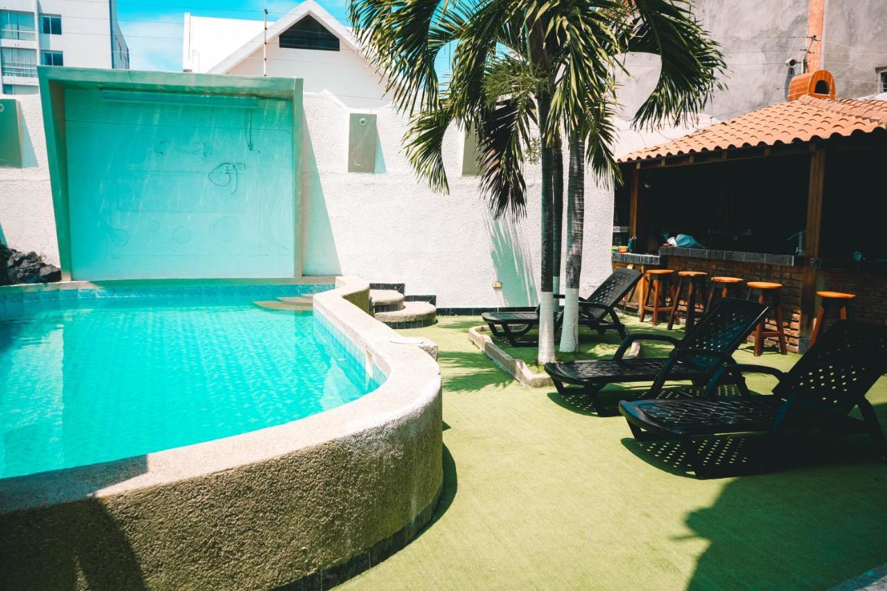Hotel Manta Beach Madrigal 外观 照片
