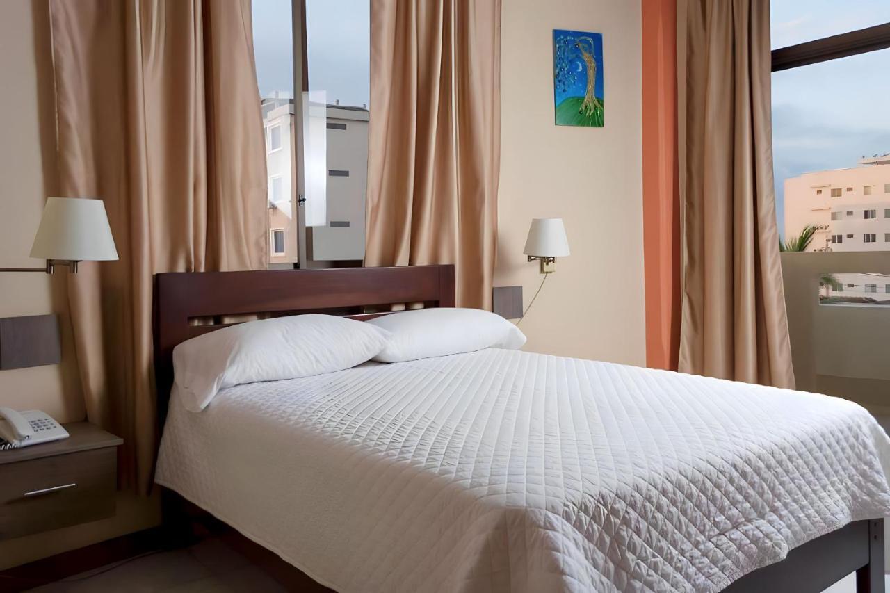 Hotel Manta Beach Madrigal 外观 照片