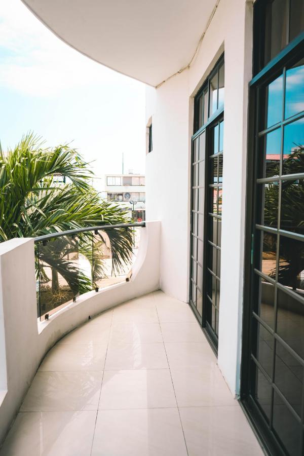 Hotel Manta Beach Madrigal 外观 照片