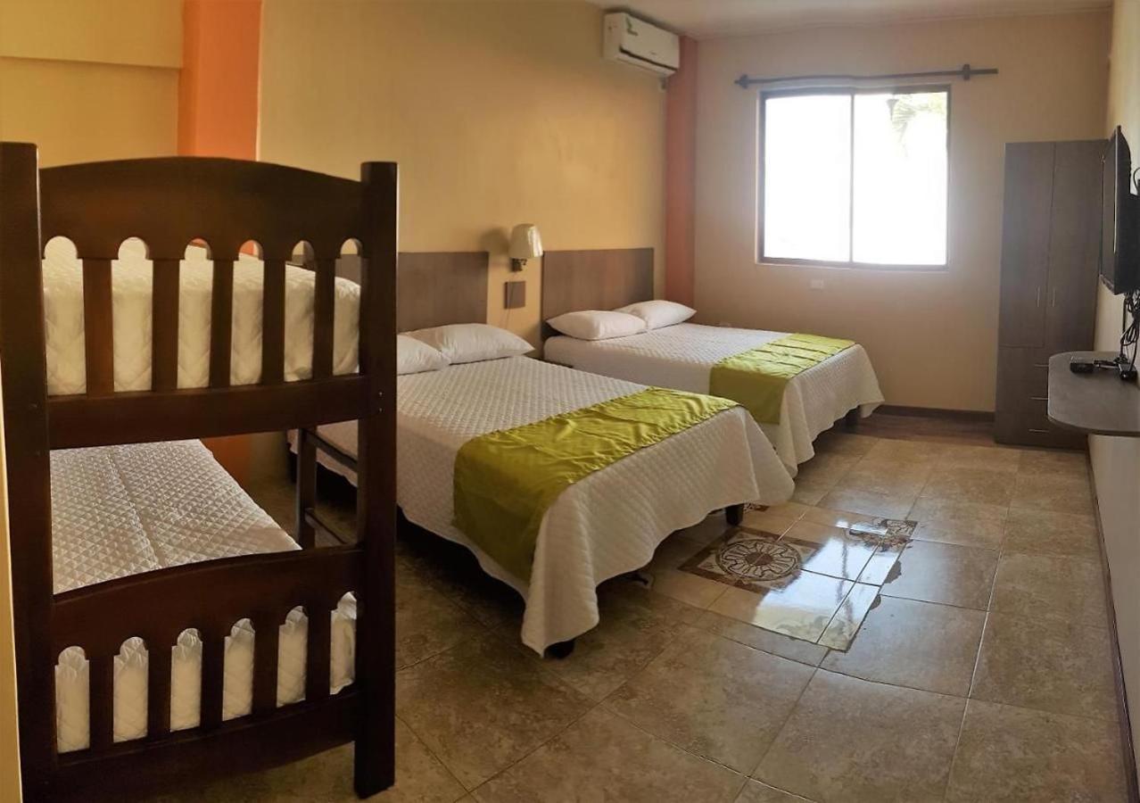 Hotel Manta Beach Madrigal 外观 照片