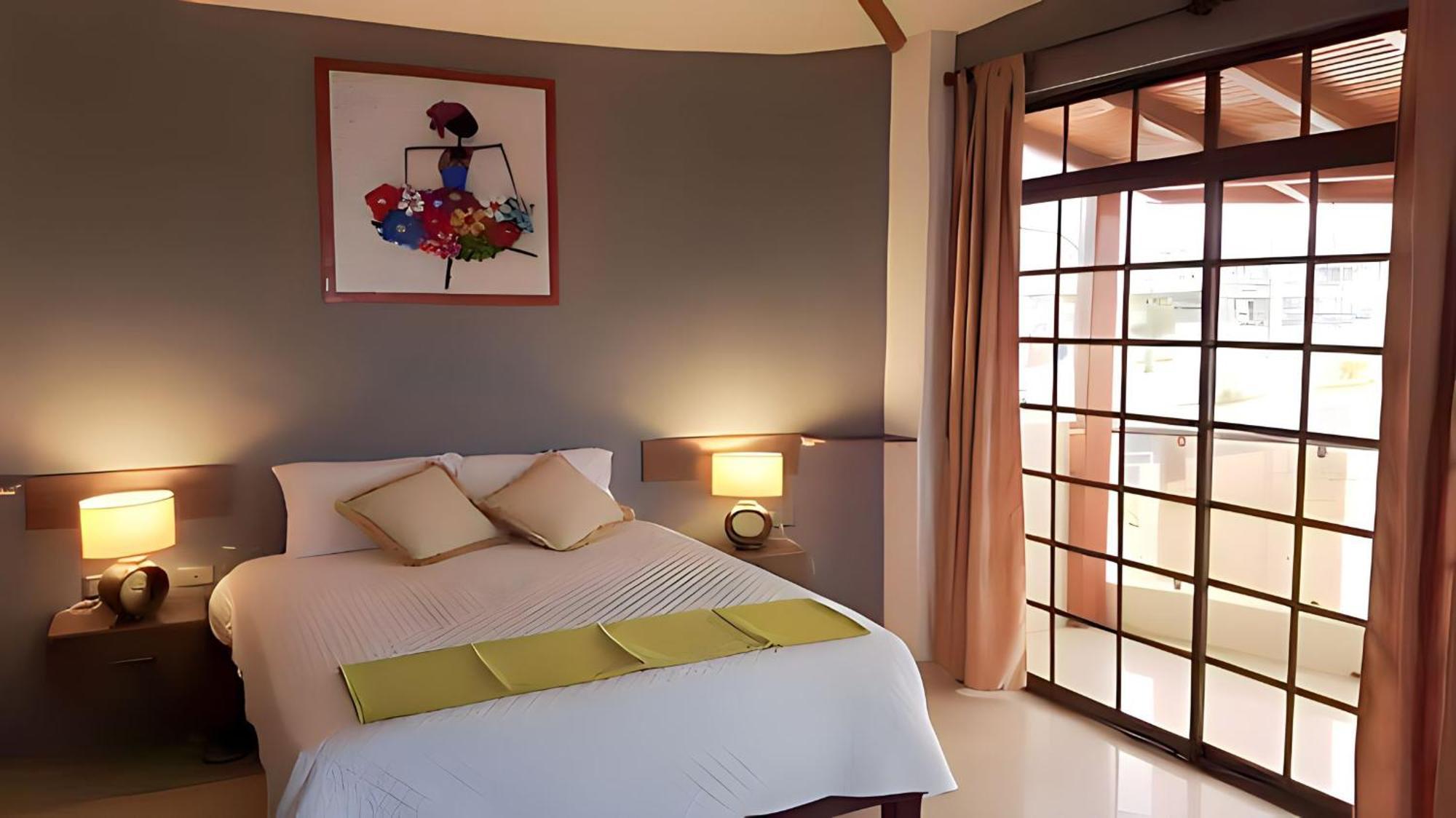 Hotel Manta Beach Madrigal 外观 照片