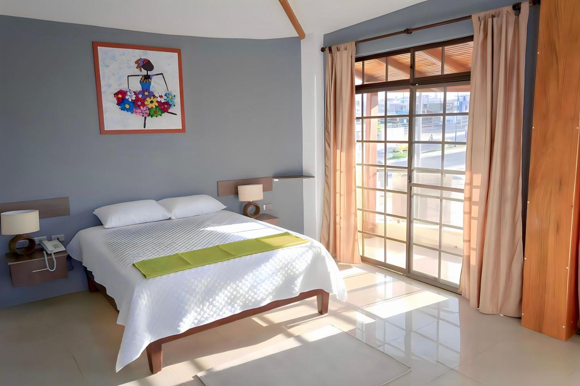 Hotel Manta Beach Madrigal 外观 照片