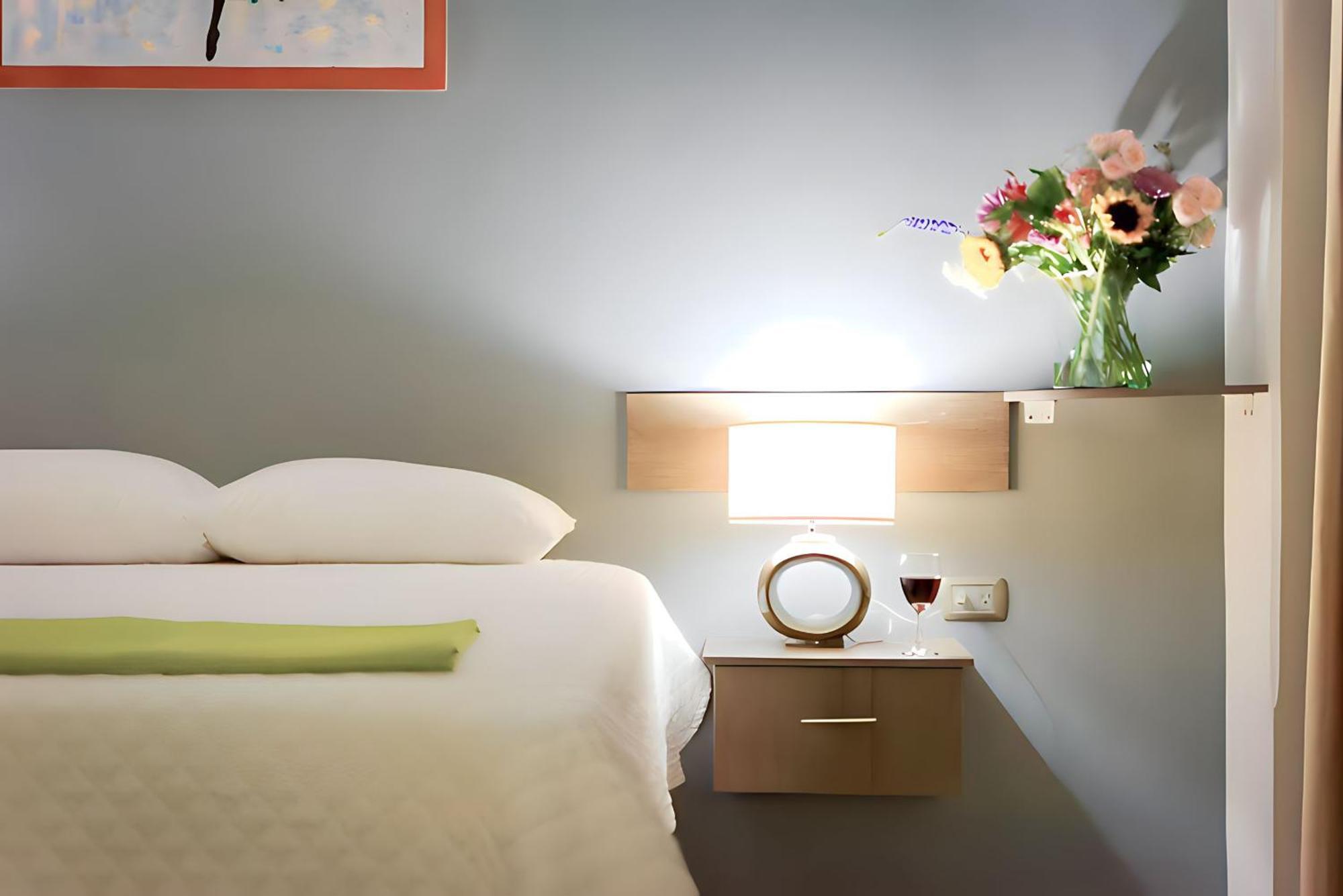 Hotel Manta Beach Madrigal 外观 照片
