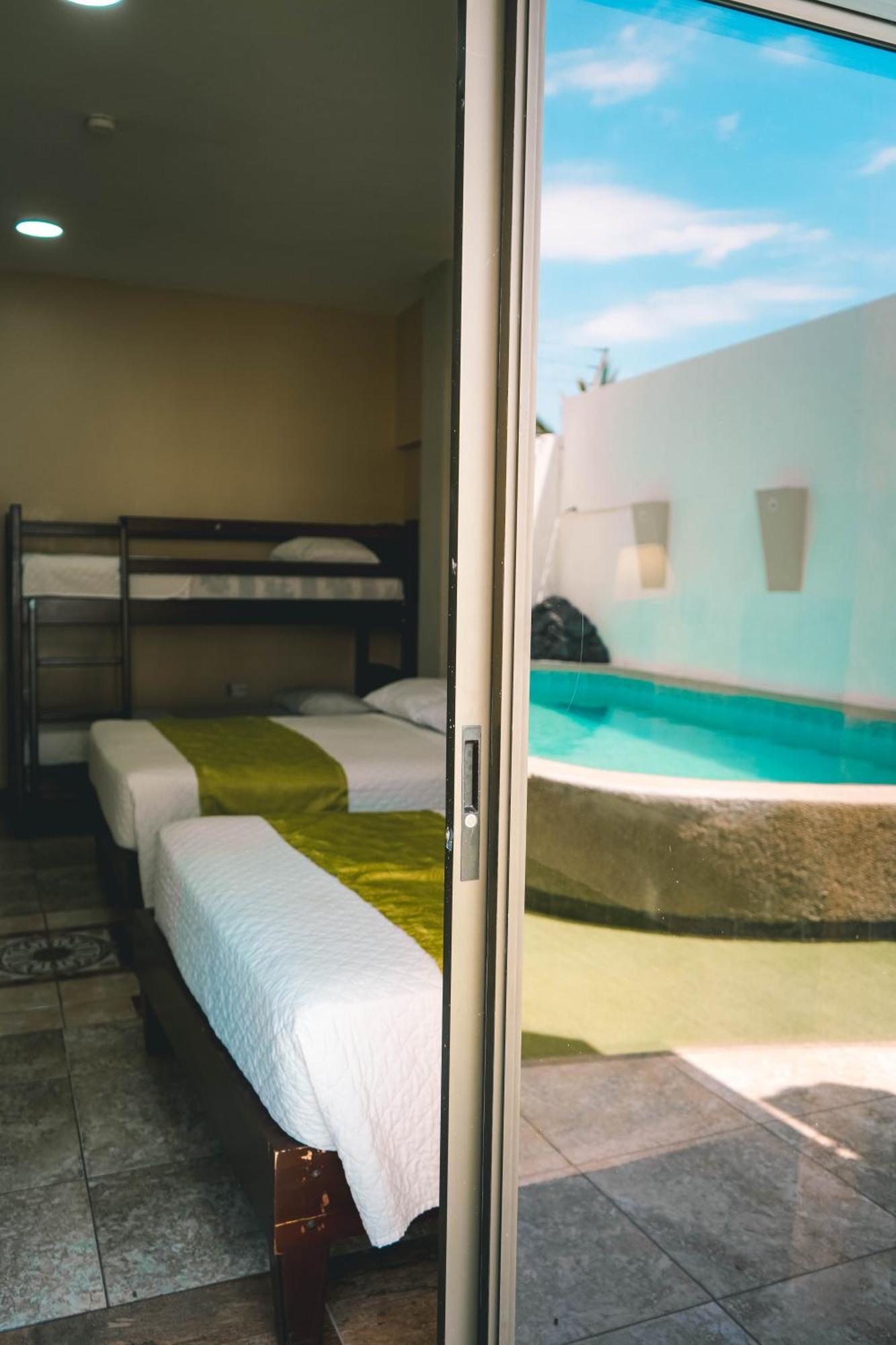 Hotel Manta Beach Madrigal 外观 照片